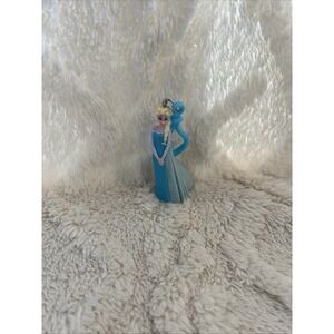 (2) Disney FROZEN Character Figures ANNA &‎ ELSA  Keychains Bag Clips